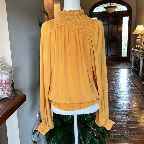 Dee Dee By C Luce smocked mock neck blouse sxM - Picture 5 of 10
